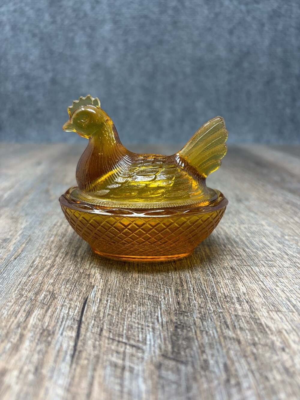 Vintage 3.5" Golden Amber Hen On Nest Scalloped Edge small trinket/candy dish
